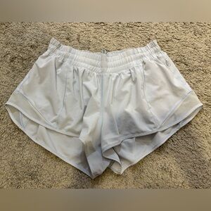 LULULEMON HOTTY HOT SHORTS!